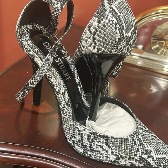 Shoes Victoria Secret’s/Stuart Collin Size: 8.50 - Picture 5 of 7